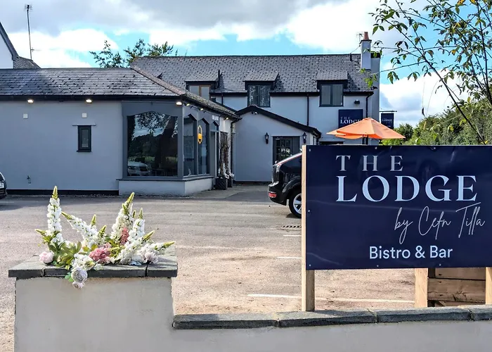 The Lodge By Cefn Tilla