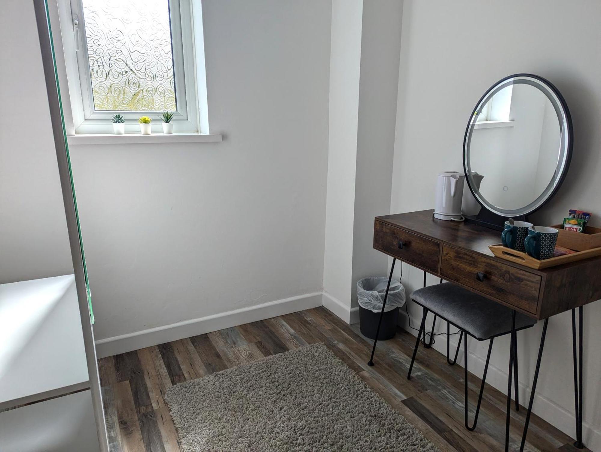 Hotel The By Cefn Tilla *