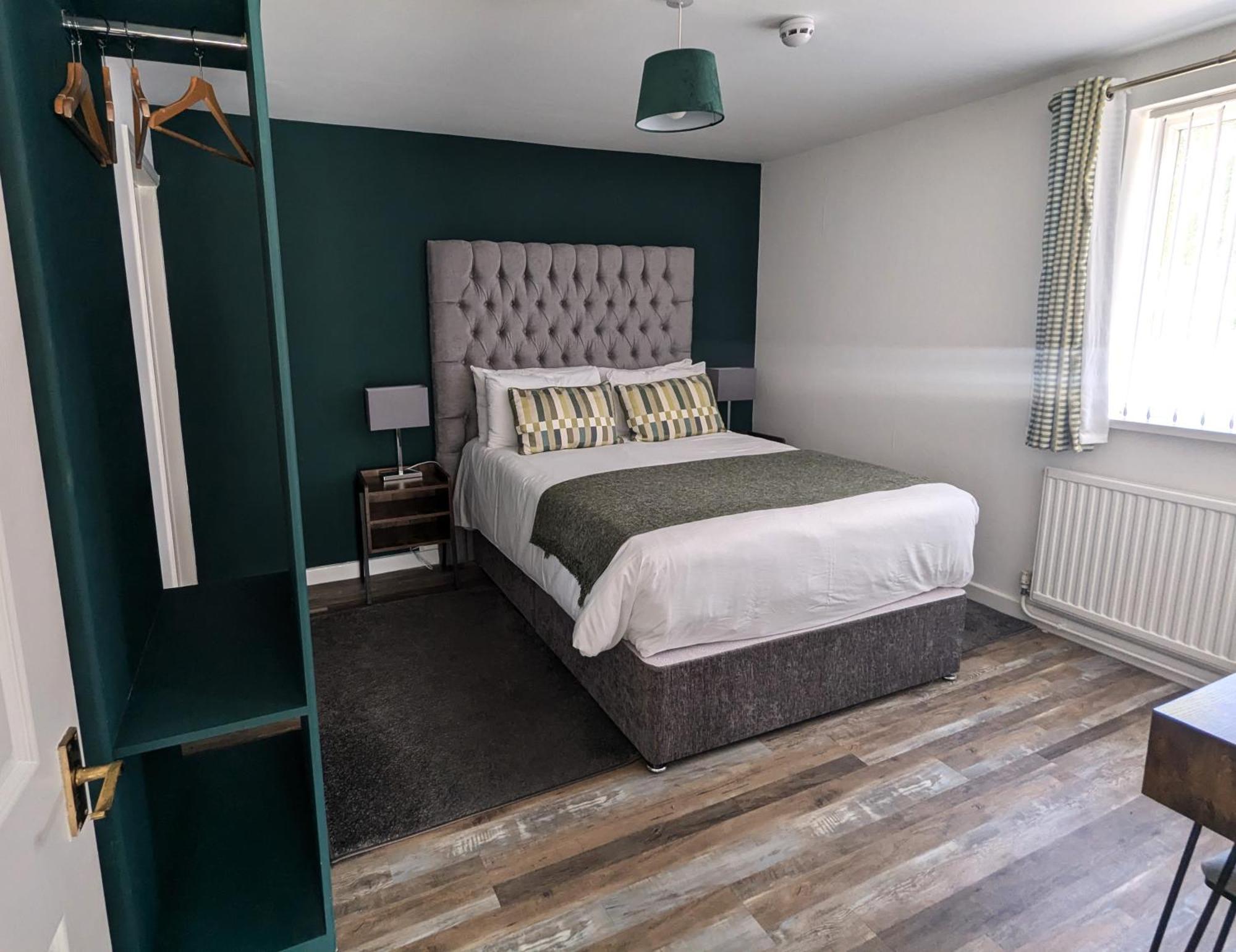Hotel The By Cefn Tilla *